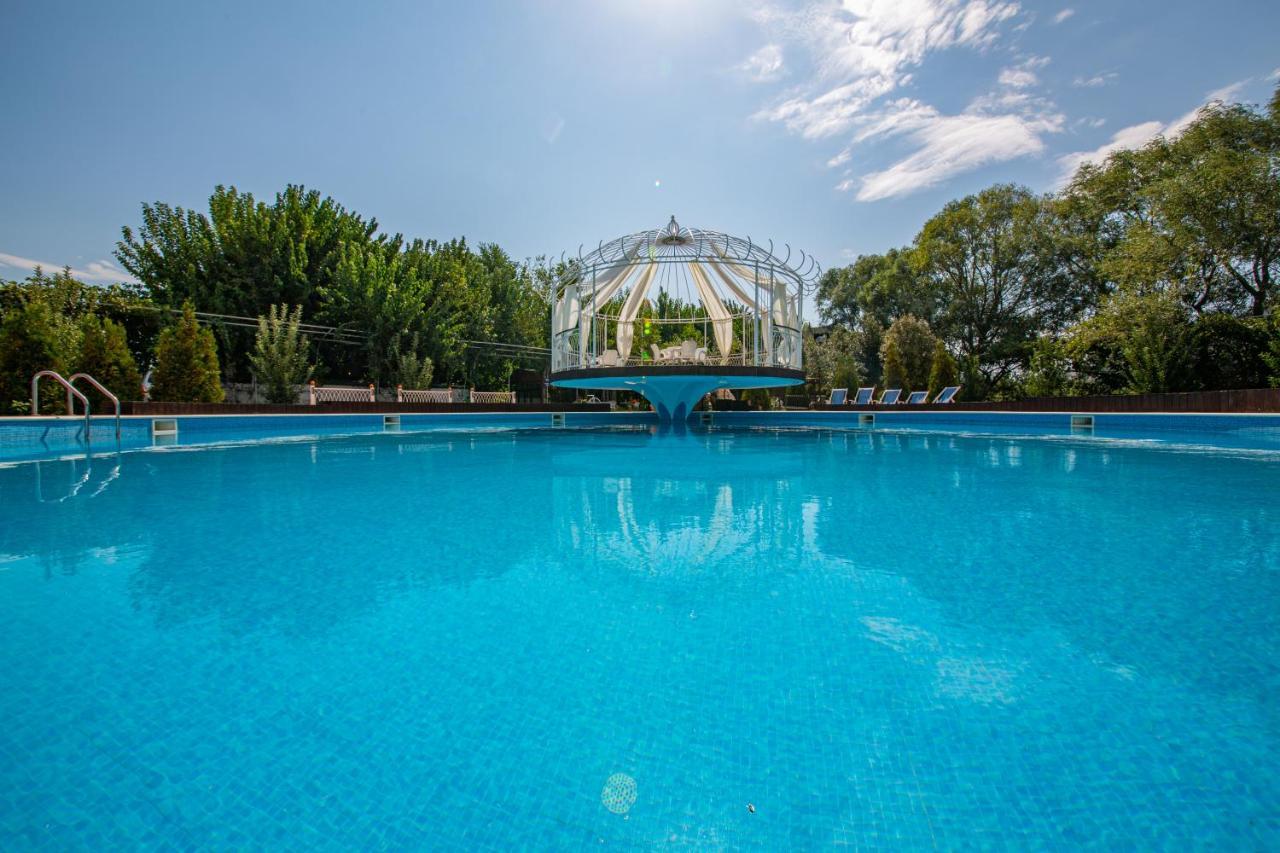 Hotel Legjenda Shkoder Luaran gambar