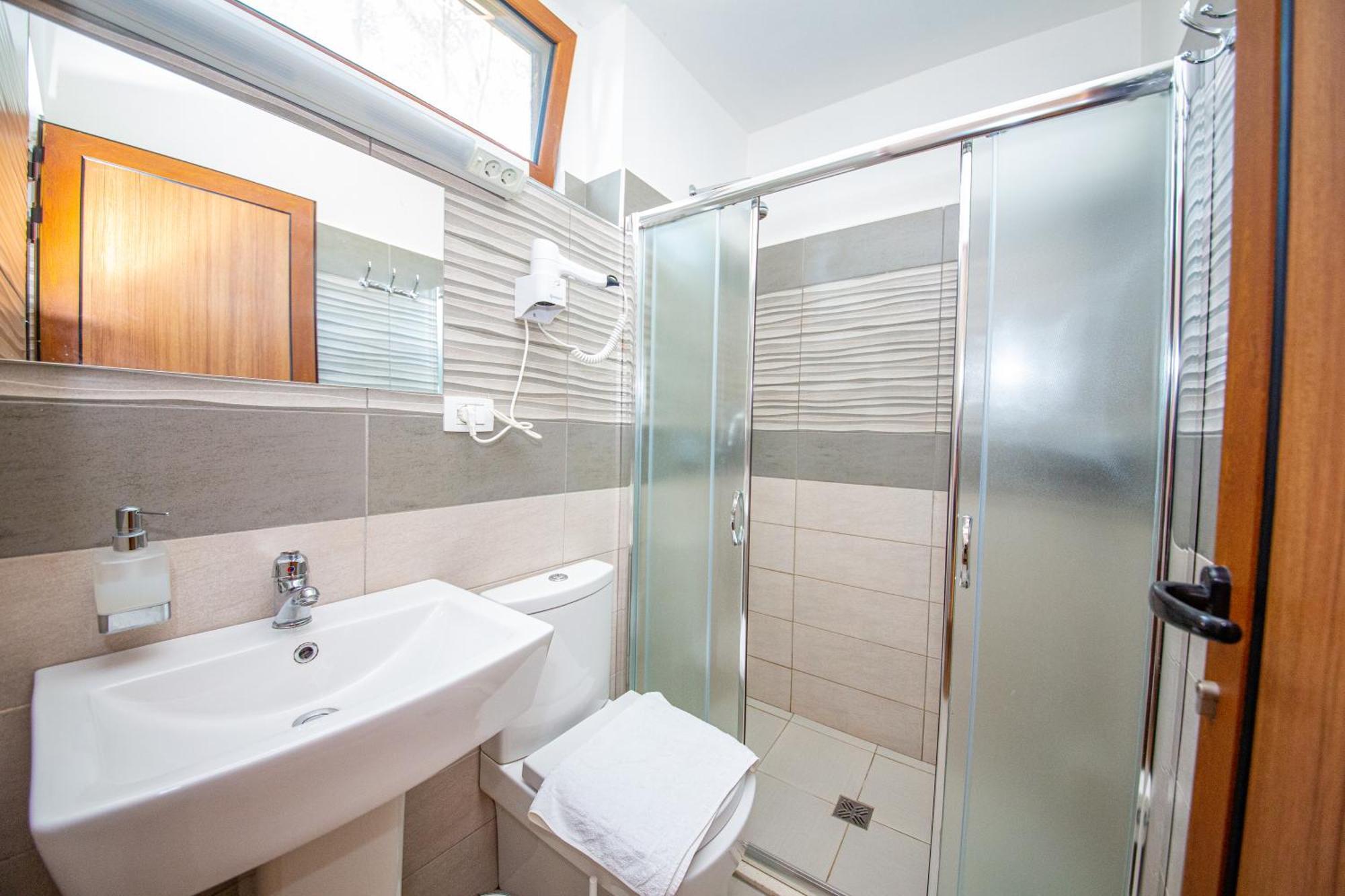 Hotel Legjenda Shkoder Bilik gambar